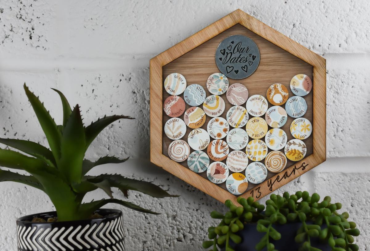13 Year Anniversary Date Night Hanging Frame: 30 Interactive Date Night Tokens to Create Memories to Display on the Wall (datenightframe13)